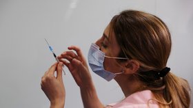 Očkování proti koronaviru v Izraeli