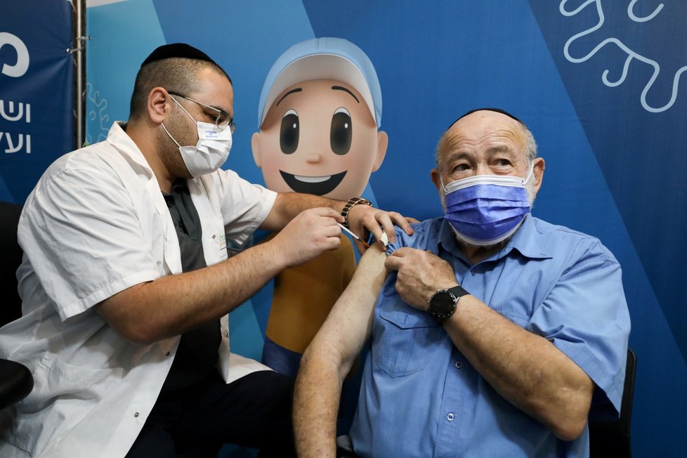 Koronavirus v Izraeli: Aplikování třetí dávky vakcíny (11.8.2021)