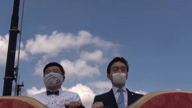 Jízda na horské dráze v době koronaviru: Tvařte se vážně a křičte jen ve své hlavě, vyzval japonský zábavní park
