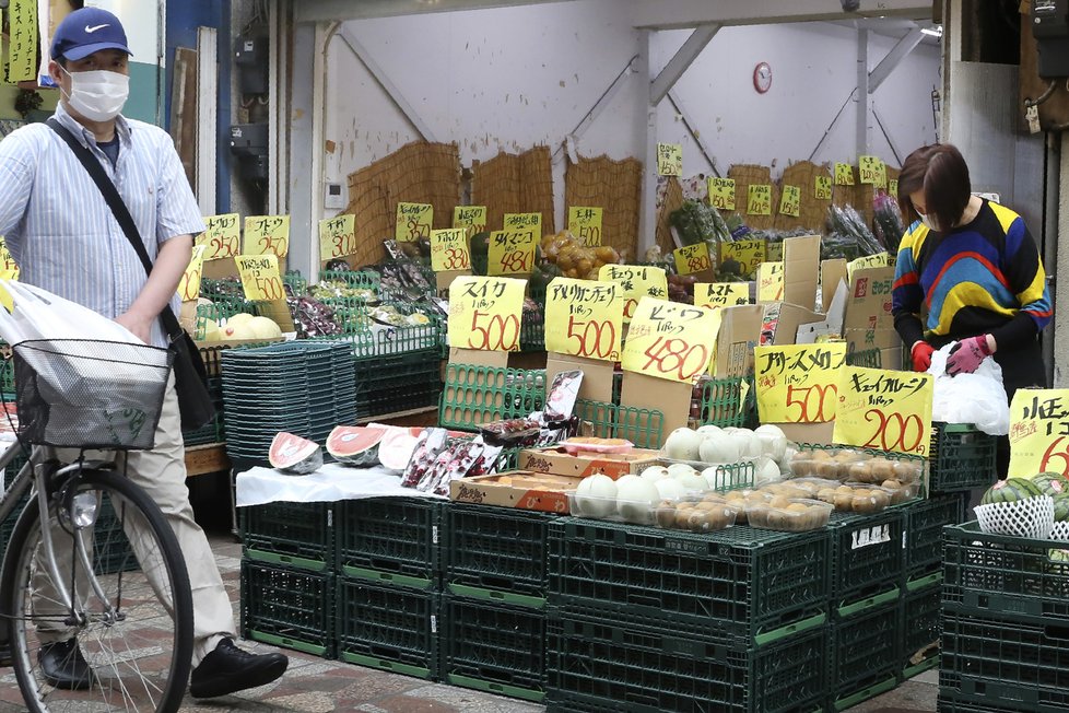 Život se vrátil po koronavirové krizi i do Japonska (13. 05. 2020).