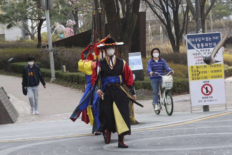 Koronavirus v Jižní Koreji: Jindy rušné ulice zejí prázdnotou, (22.03.2020).