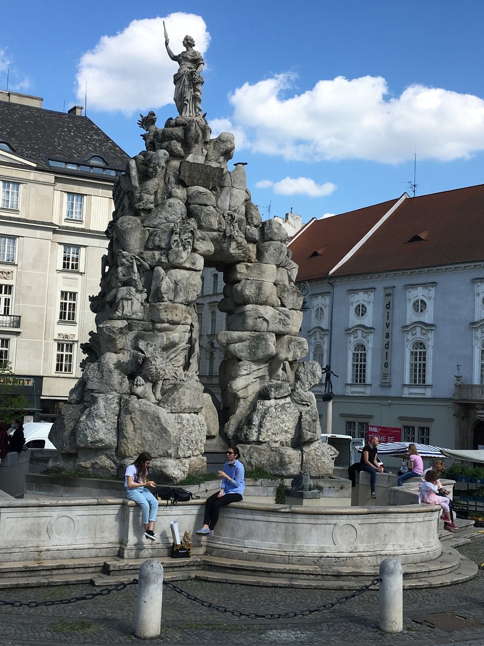 Centrum Brna výrazně ožilo i díky otevření většiny obchodů.