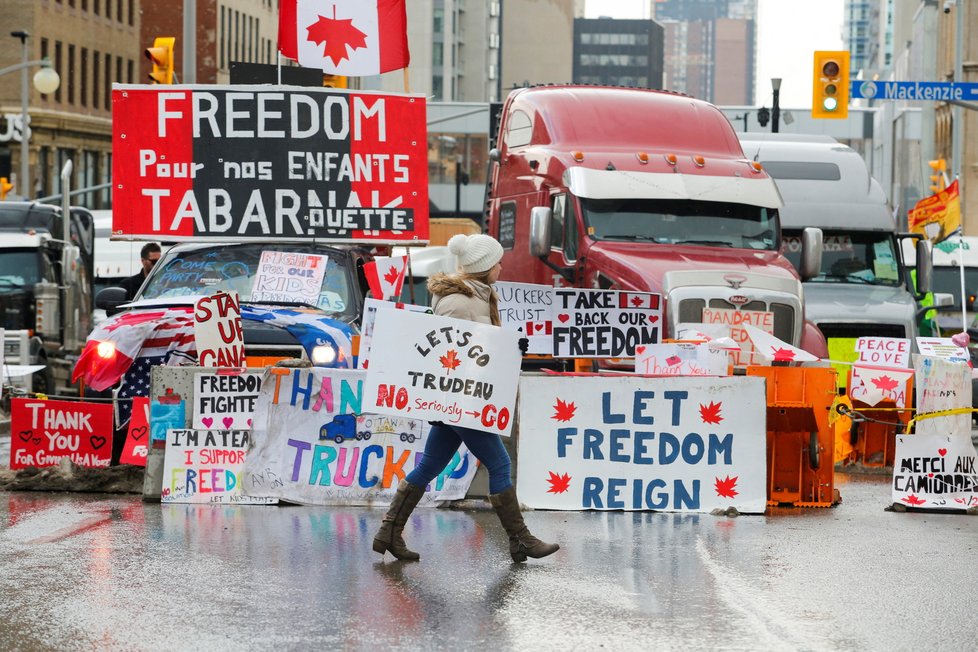 Koronavirus v Kanadě: Protesty kamioňáků pokračují, (11.02.2022).