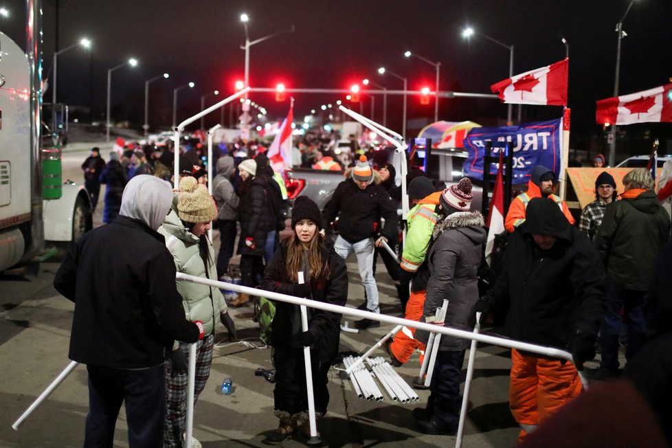 Koronavirus v Kanadě: Protesty kamioňáků pokračují, (11.02.2022).