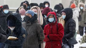 Koronavirus v Kanadě: Dlouhé fronty na testování