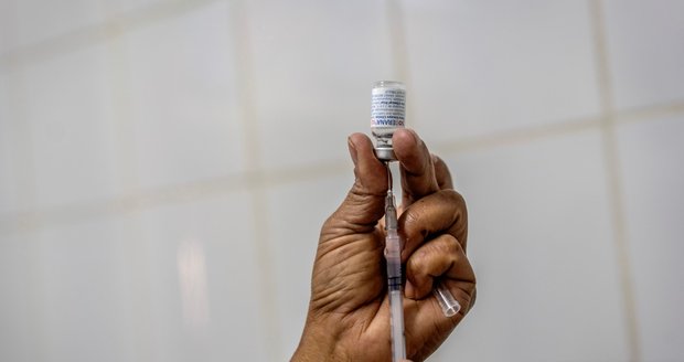 Nová kubánská vakcína vyžaduje o dávku navíc. Účinnost hlásí přes 90 procent