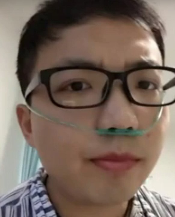 Mladý čínský anesteziolog zaplatil za své ohromné nasazení vlastním životem.