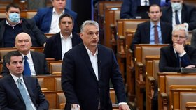 Premiér Viktor Orbán v Maďarsku prosadil posílení moci vlády. (30. 3. 2020)