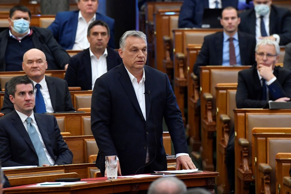 Premiér Viktor Orbán v Maďarsku prosadil posílení moci vlády (30. 3. 2020)