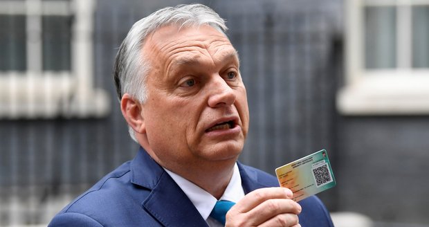 Maďary šokovaly ceny paliv po konci vládního stropu. Naftu za 47 korun „hází“ vláda na sankce