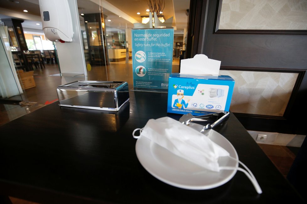 V hotelech na Mallorce platí pro turisty extrémní hygienická opatření.