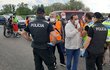 Jakákoliv diskuze s policisty akákoliv diskuze s policisty obou zemí byla marná.