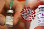 Vědci uklidňují svět: Vakcína může být rychle pozměněna, aby zafungovala na nové mutace