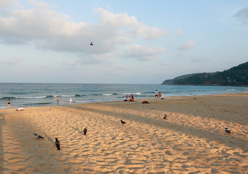 Vylidněná pláž v Thajsku (11.3.2020)