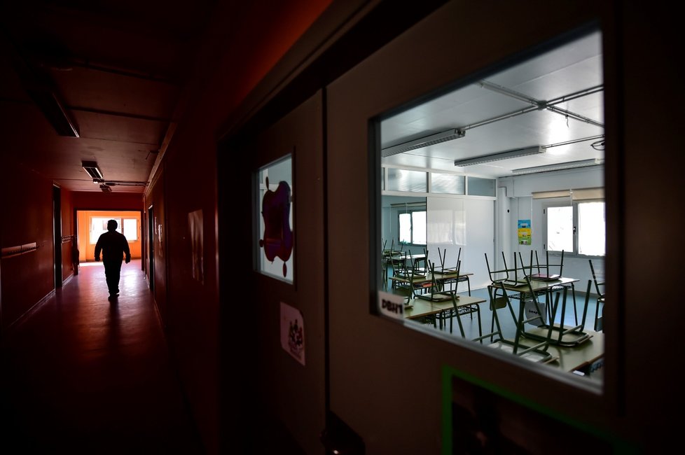 Prázdná škola ve Španělsku (11.3.2020)