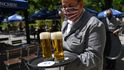 Obyvatelé Bavorska přivítali si užívají slunečného počasí