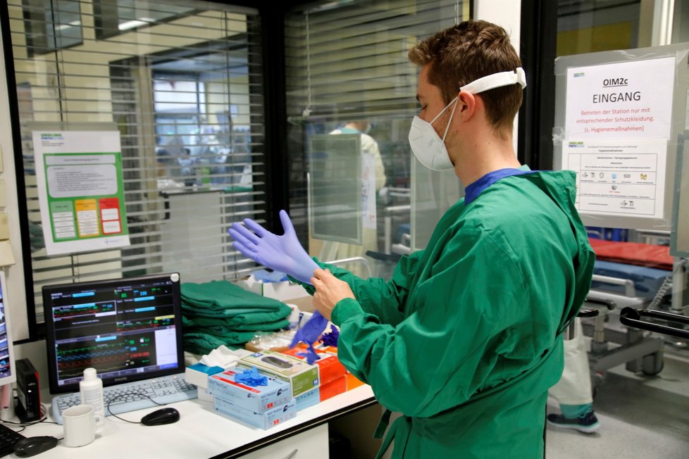 Boj s koronavirem v Německu - univerzitní nemocnice v Cáchách (21. 12. 2020)