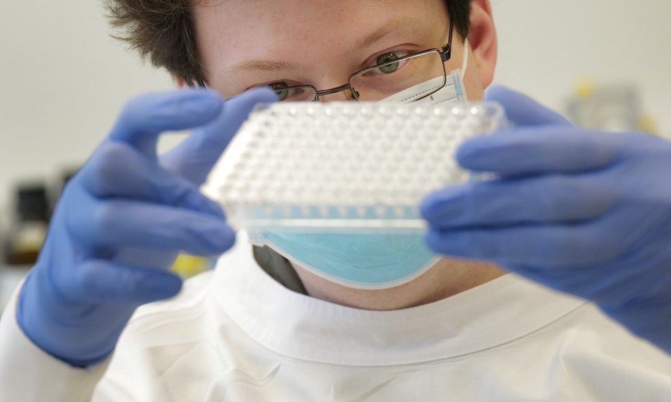 Sekvenování vzorků na mutace koronaviru v Německu