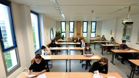 Německo během koronaviru: Snímky ze znovuotevření škol v Mnichově (27.4.2020)