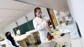 Německo během koronaviru: Snímky ze znovuotevření škol v Mnichově (27.4.2020)