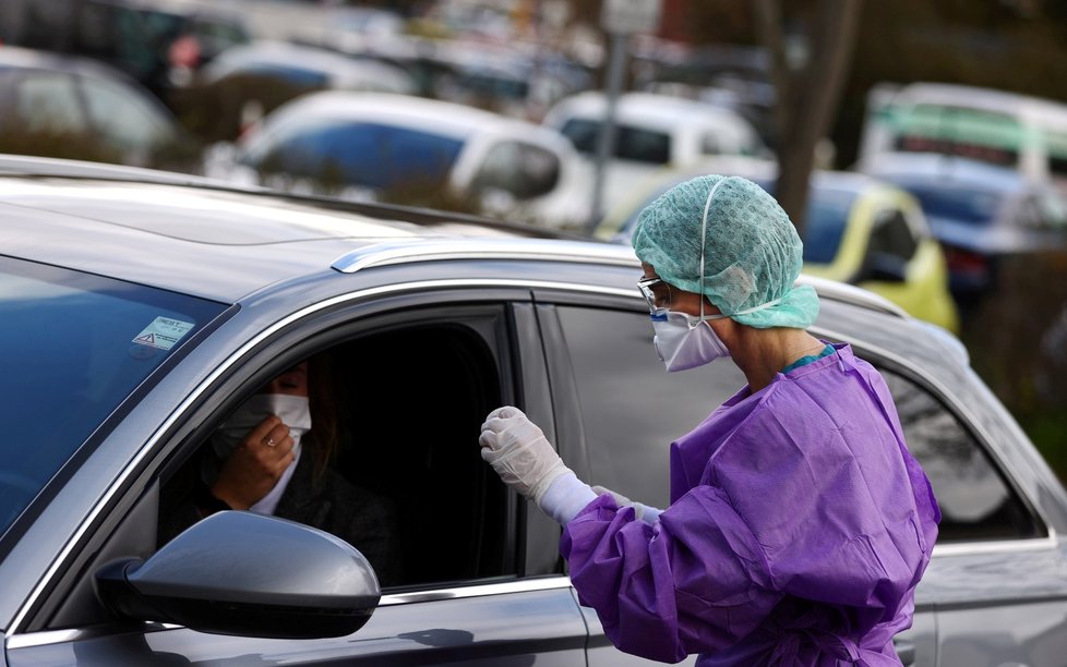 Testování německých řidičů na koronavirus