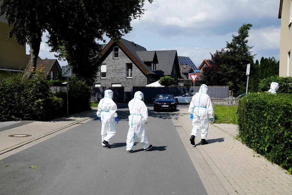 Testování v Německu poté, co se objevila masivní nákaza v masokombinátech (22. 6. 2020)