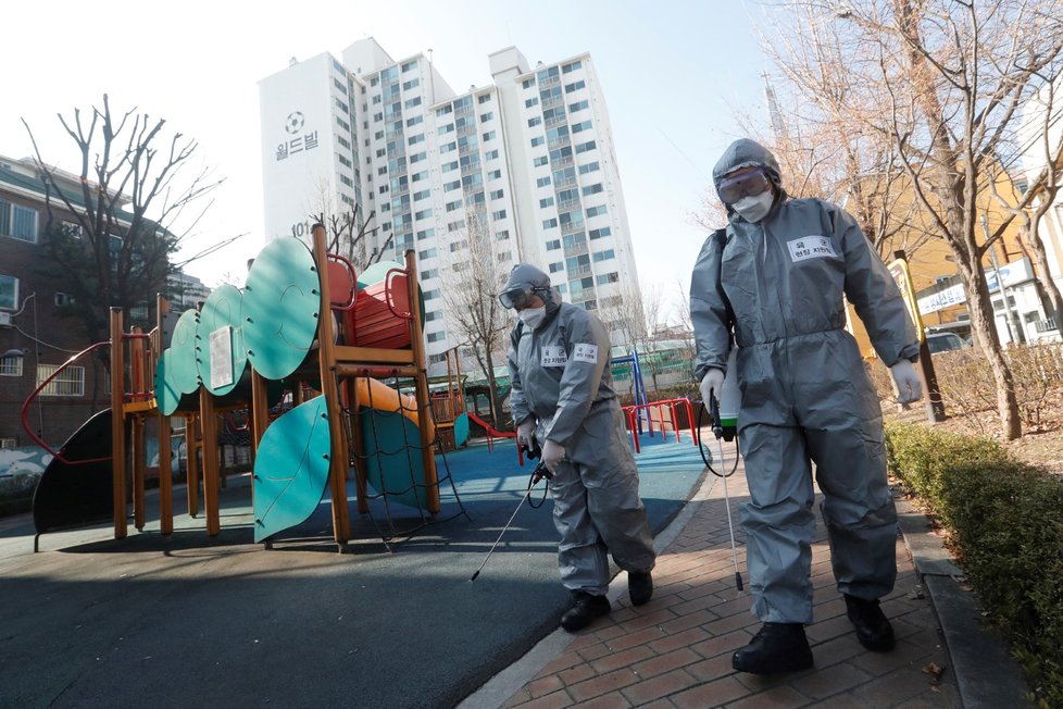 V Jižní Koreji stoupá počet nakažených nového typu Koronaviru rychleji, než tomu bylo v Číně (5.3.2020)