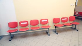 Očkovací centrum v pražské Nemocnici Na Františku denně naočkuje 60 až 100 lidí.