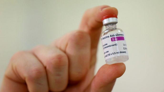 Do britských nemocnic dorazila dodávka vakcín od tamní společnosti AstraZeneca a Oxfordské univerzity