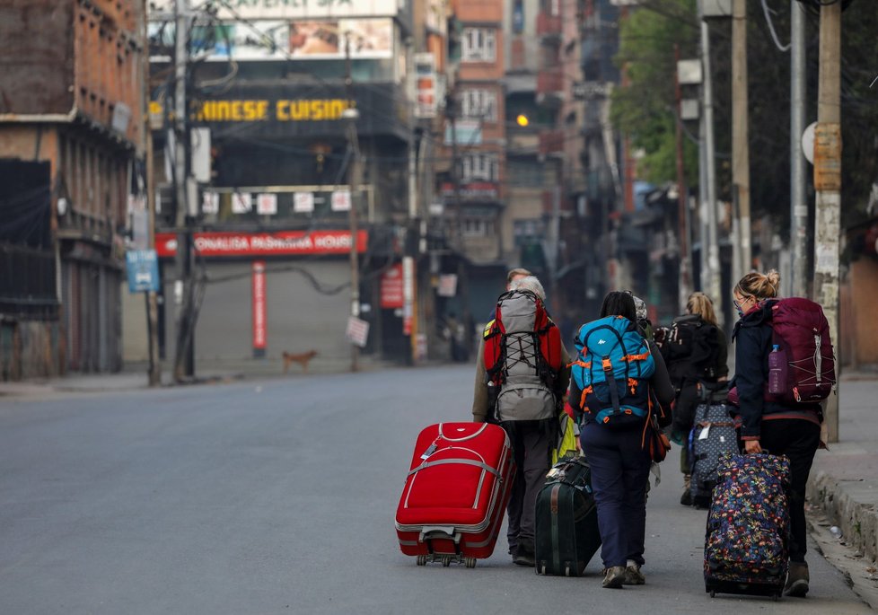 Turisté uvízli i v Nepálu.