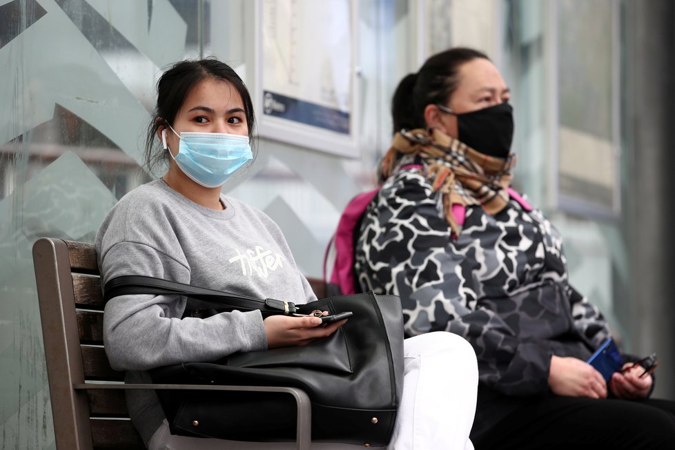 Koronavirus na Novém Zélandu: Lidé praktikují hlavně sociální distancování a nošení roušek.