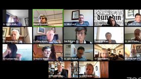 Videokonference městské rady novozélandského Dunedinu