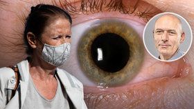 Roušky způsobují vysušení očí, zjistili lékaři. A i přes oči se můžete nakazit koronavirem