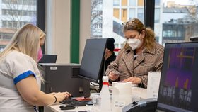 V Ostravě otevřeli obří očkovací centrum na výstavišti na Černé louce. Zájem byl velký.