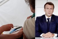 Francie prodlouží dobu mezi dávkami vakcíny. A očkování otevře všem lidem od 55 let