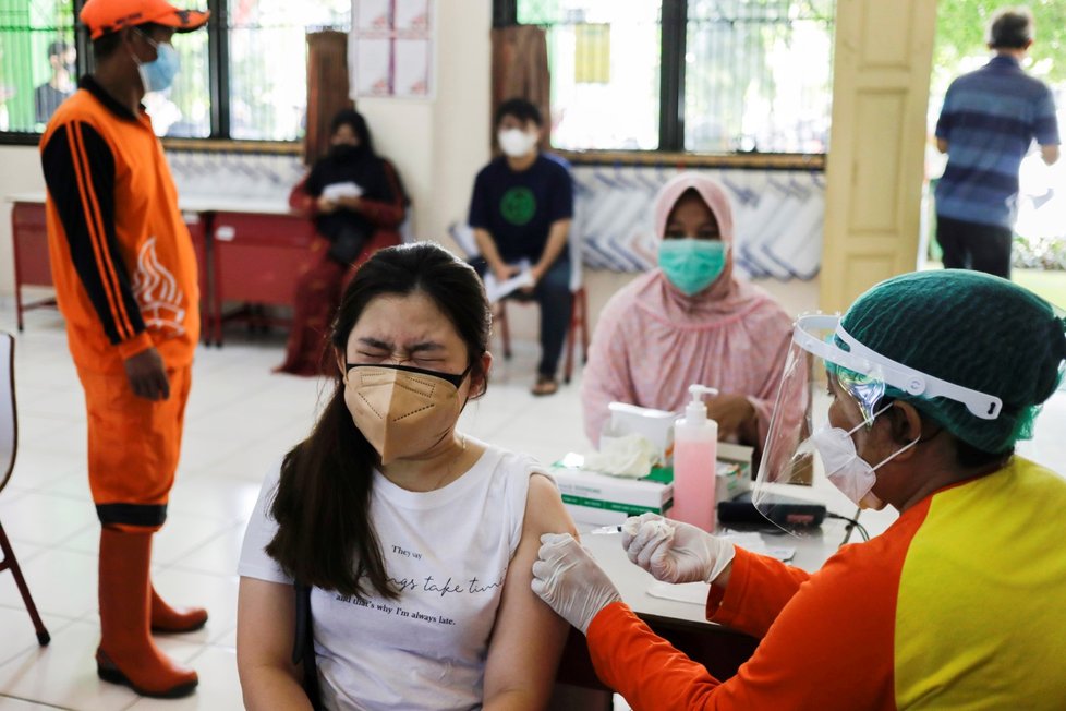 Očkování proti koronaviru v Indonésii