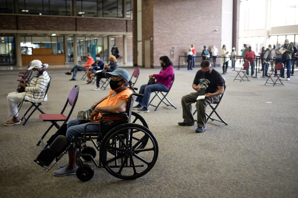 Očkování proti koronaviru s USA Očkování proti koronaviru s USA