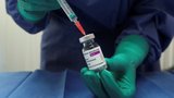 Doplňte silné alergie mezi vedlejší účinky vakcíny AstraZeneca, žádá EMA. Firma obavy odmítá