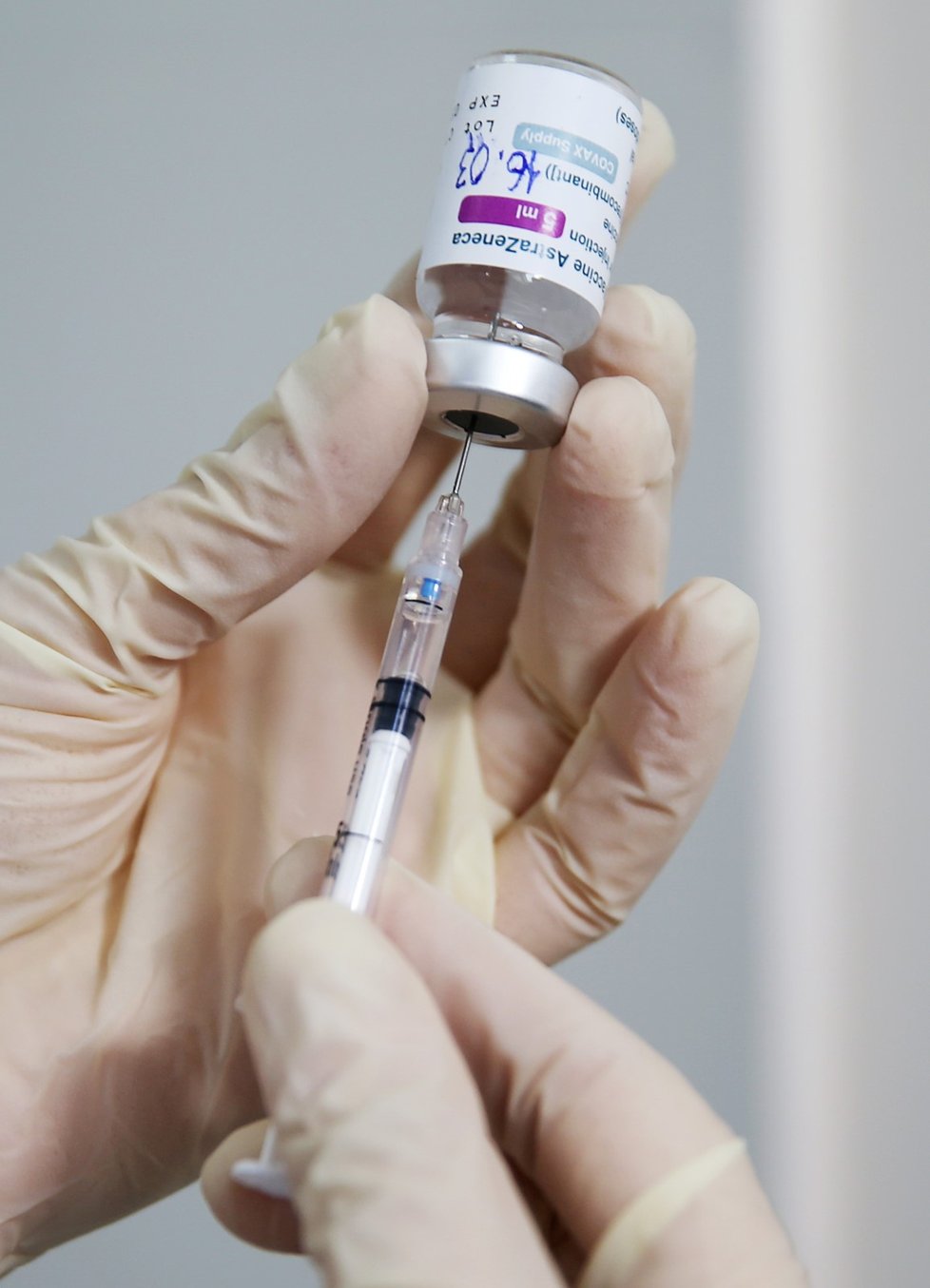 Vakcína společnosti AstraZeneca Vakcína společnosti AstraZeneca