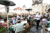 Přehled změn: Zahrádky hospod otevřou 17. května, Havlíček zatajil fitka. A rotace žáků skončí