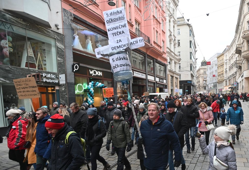 Koronavirus v Česku: Protesty proti povinnému očkování (8.1.2022)