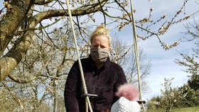 Eliška se raději s dcerkou po dobu epidemie přesunula na chatu.