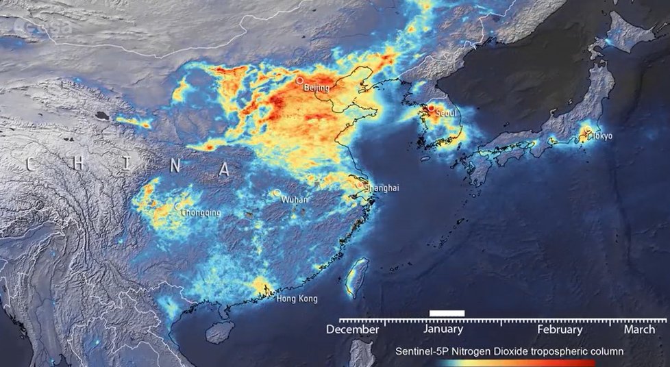 Satelitní snímky společnosti ESA ukazují, že v lednu pomalu klesal počet oxidu dusičitého v ovduší