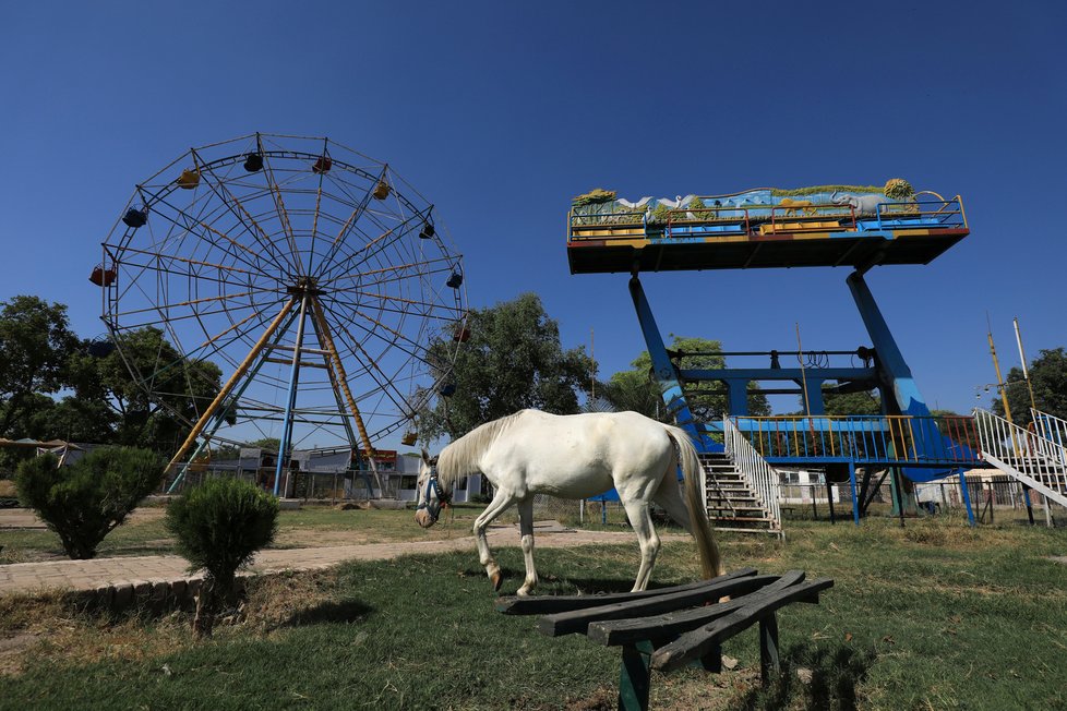 Koronavirus v Pákistánu: Pohled na uzavřený zábavní park.