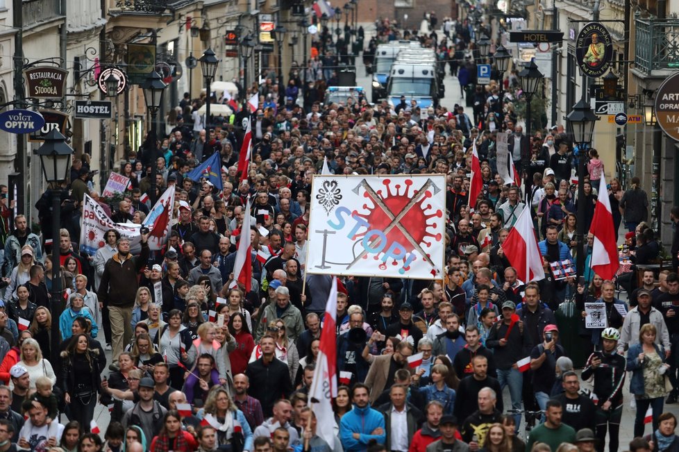 Demonstrace proti koronavirovým opatřením v Polsku