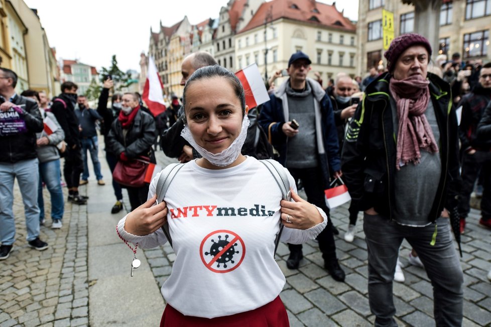 Demonstrace proti koronavirovým opatřením v Polsku
