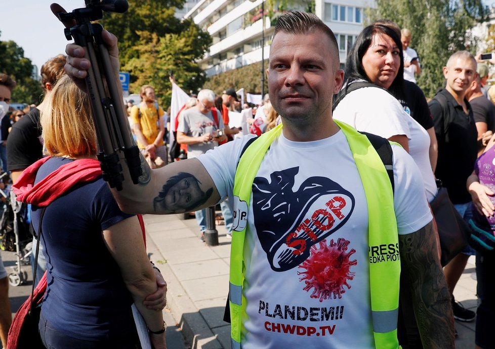 Protest ve Varšavě proti nošení roušek a koronavirovým opatřením vlády (12. 9. 2020)