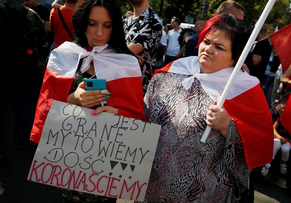 Protest ve Varšavě proti nošení roušek a koronavirovým opatřením vlády (12. 9. 2020)