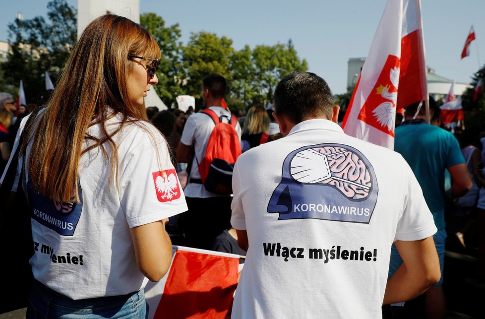 Protest ve Varšavě proti nošení roušek a koronavirovým opatřením vlády (12. 9. 2020)