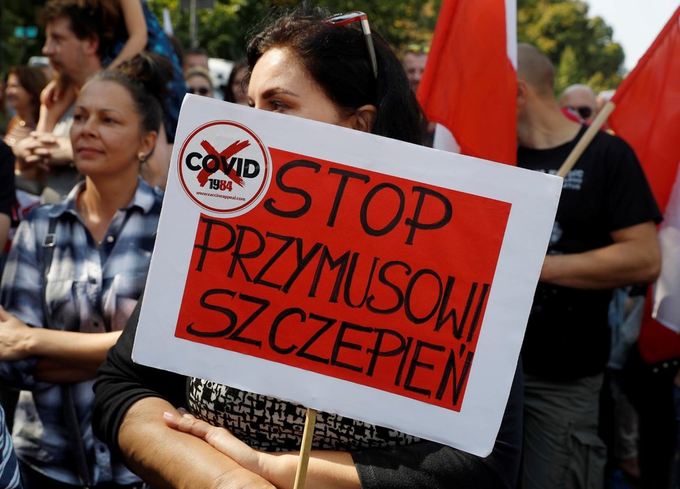 Protest ve Varšavě proti nošení roušek a koronavirovým opatřením vlády (12. 9. 2020)